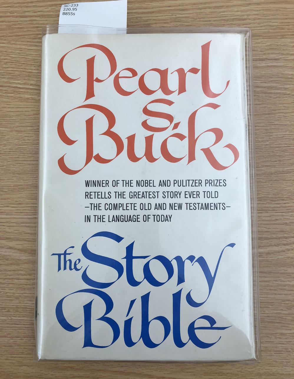 A reading Bible by author Pearl S. Buck, 1971 (SC-233)